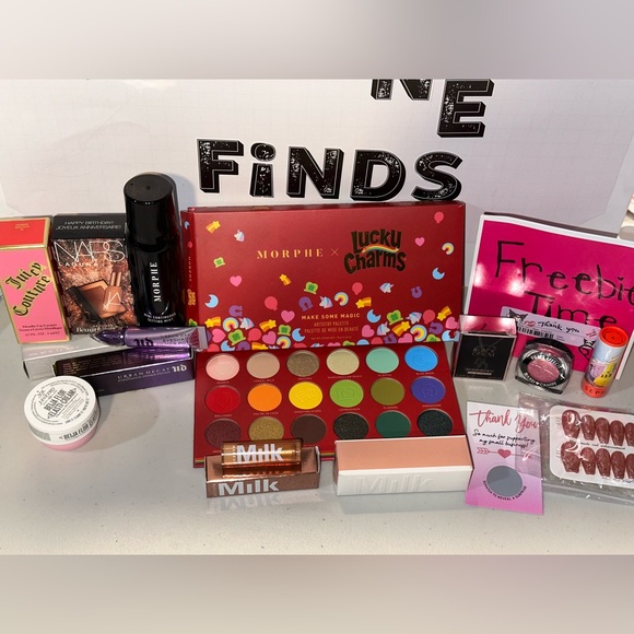 Medium Mystery High-end Makeup
Capsule Scoop - Picture 7 of 8